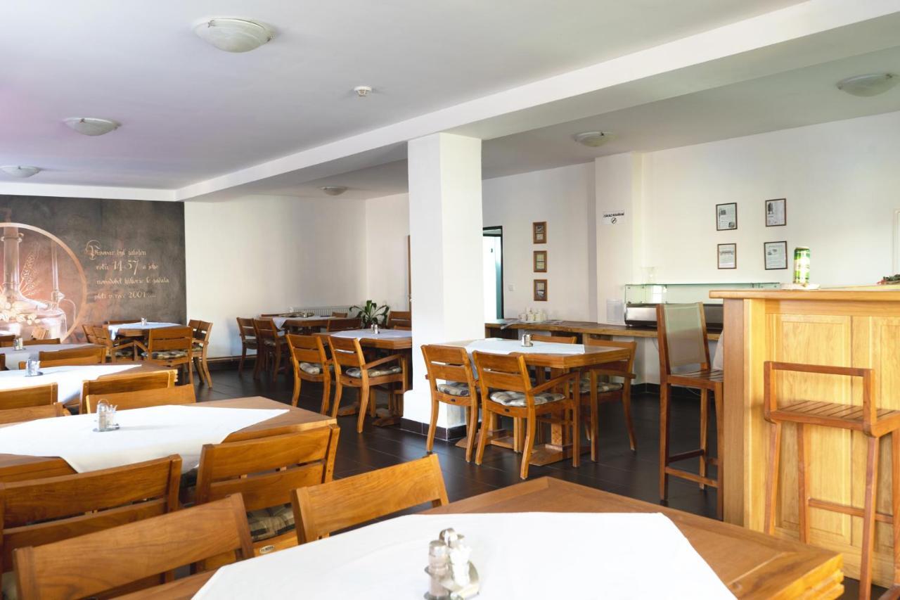 Hotel Pivovar Kacov Екстер'єр фото