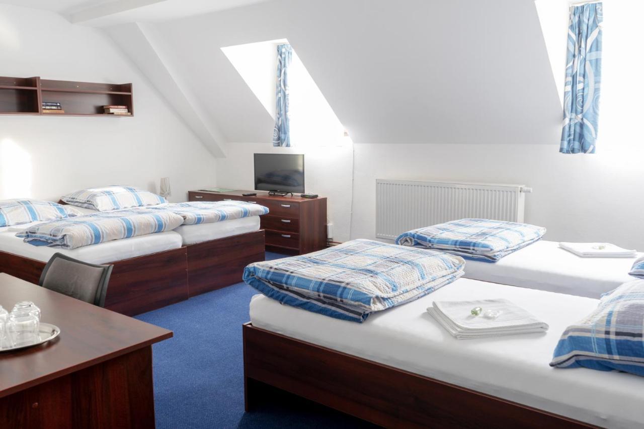 Hotel Pivovar Kacov Екстер'єр фото
