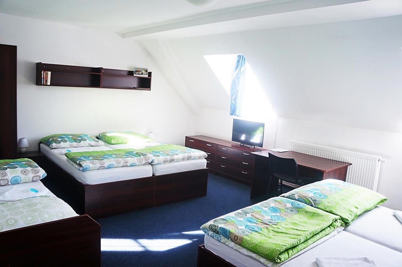 Hotel Pivovar Kacov Екстер'єр фото
