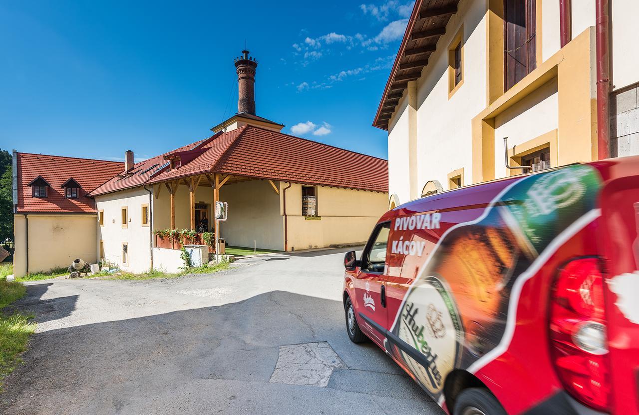 Hotel Pivovar Kacov Екстер'єр фото